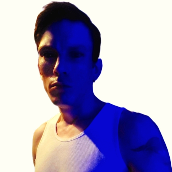 Meet your Posher, Jonathan - Picture 3 of 5